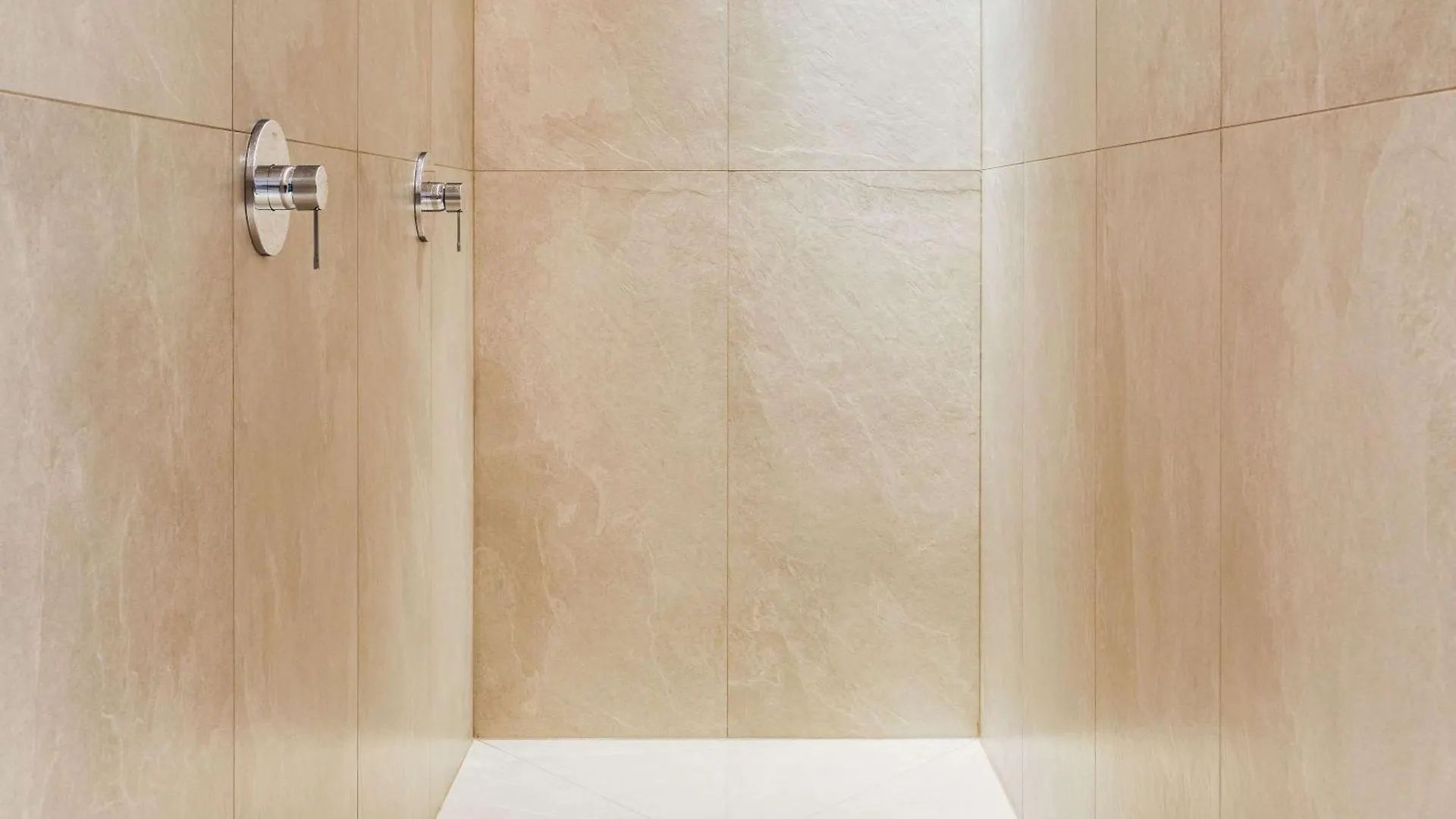 Moevenpick Hotel Brussels Airport 扎芬特姆